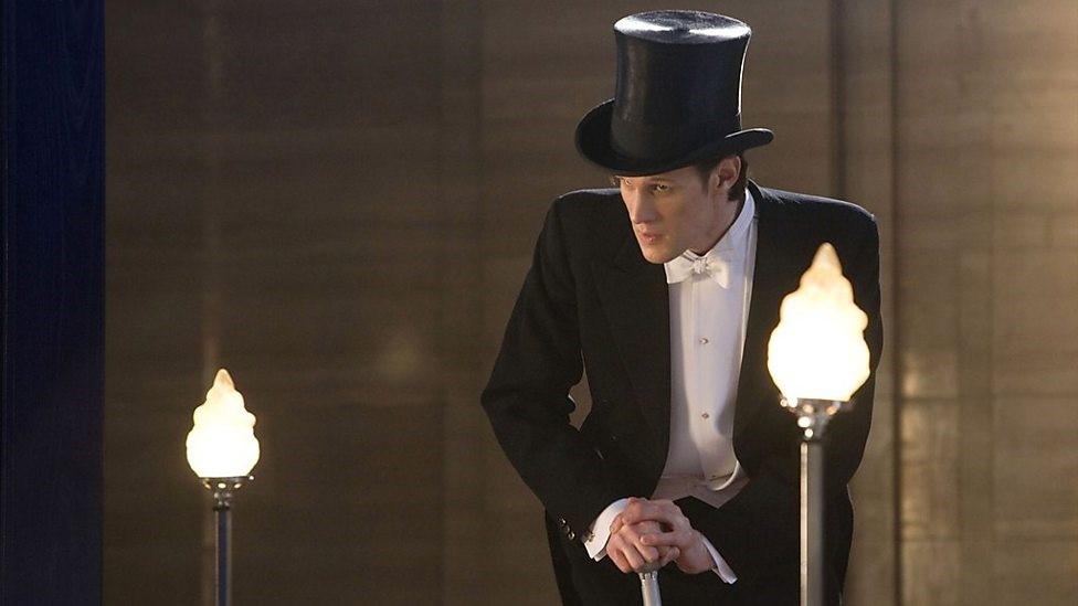 How to find the perfect top hat that fits your head?